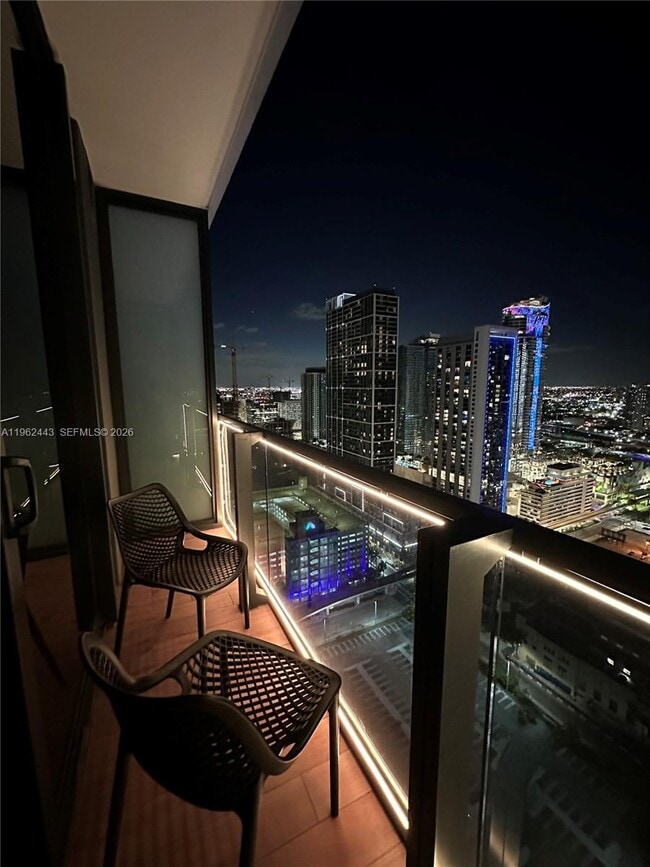 Building Photo - 398 NE 5th St