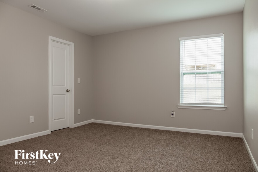 Building Photo - 1920 Windy Willow Ln