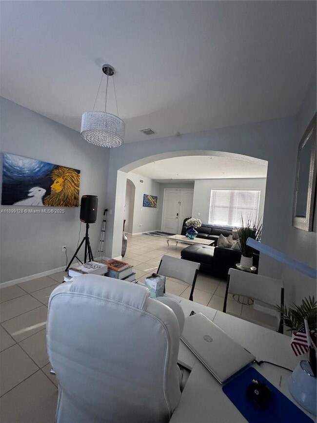 Building Photo - 25001 SW 118 Ct