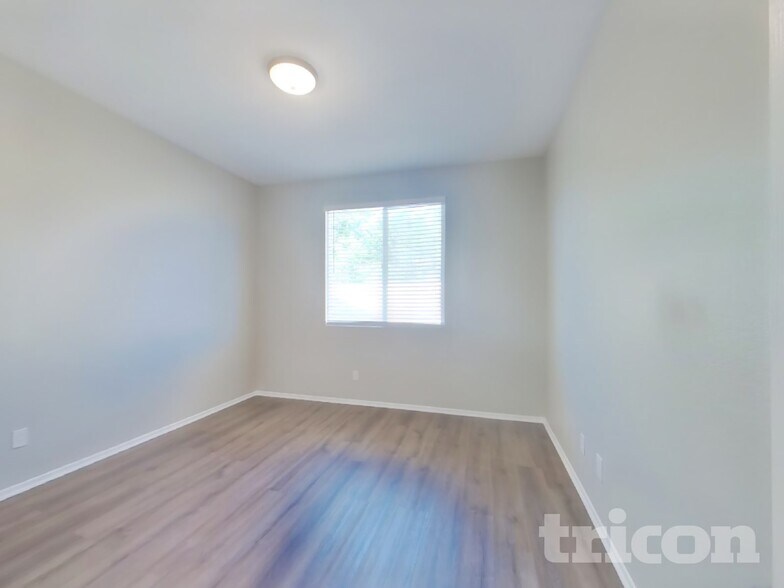 Building Photo - 29810 Cottonwood Cove