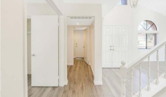 Building Photo - 1141 Vía Antibes