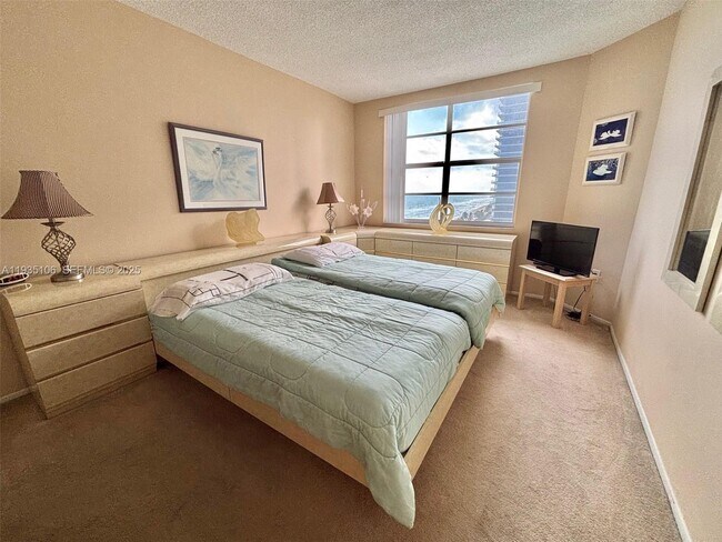 Building Photo - 1950 S Ocean Dr