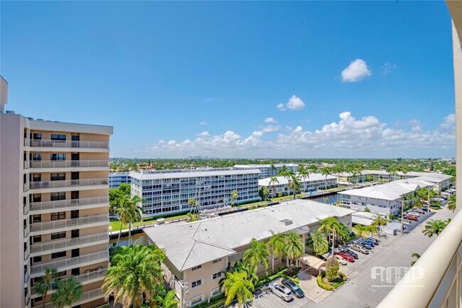 Building Photo - 3100 NE 48th St