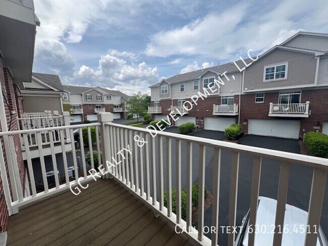Building Photo - 2522 Dunraven Ave