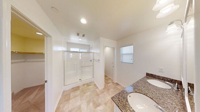 Building Photo - Beautiful 3Bed 2.5Bath