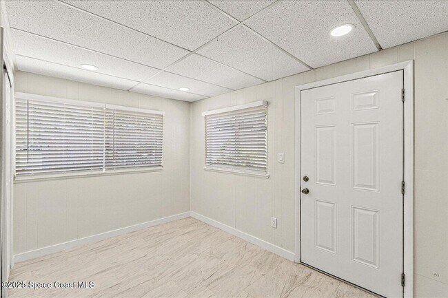 Building Photo - 1104 Azalea Ln