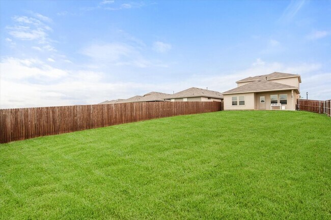 Building Photo - 105 Greengate Dr