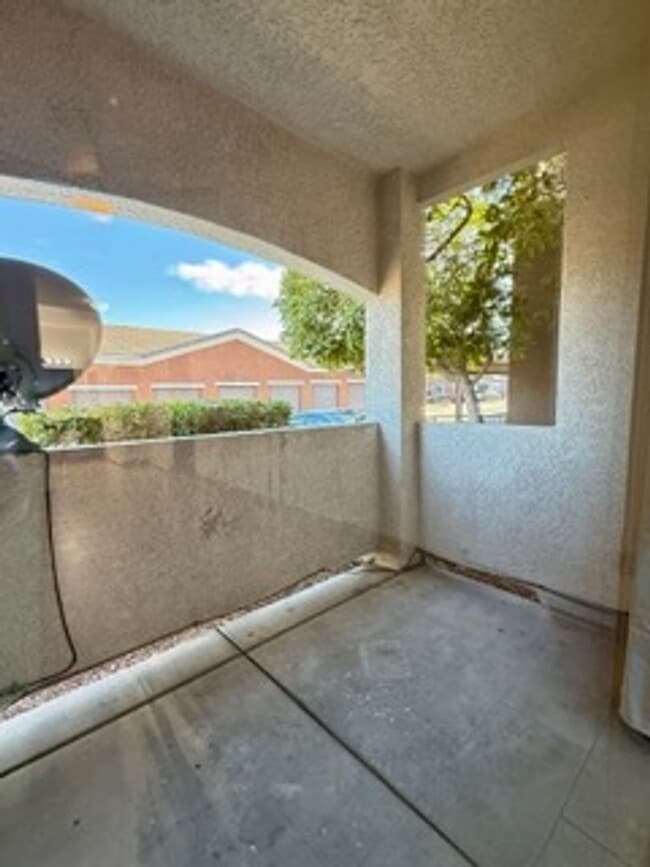 Building Photo - Super cute 3/2 Townhouse Near Durango & 95