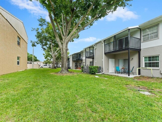 Building Photo - 4507 S Oak Dr