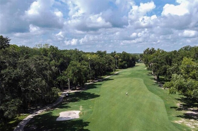 Building Photo - 8 Fairways Cir