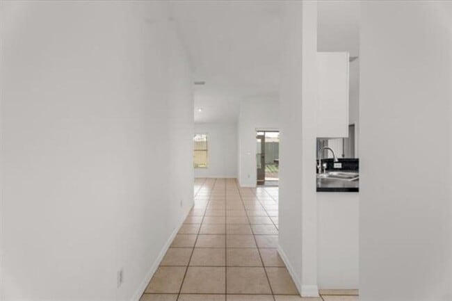 Building Photo - 980 Windward Way