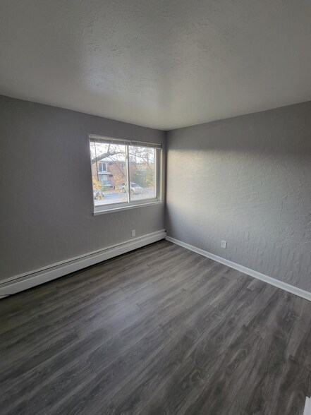 Building Photo - 1815-1819 Garfield Rd