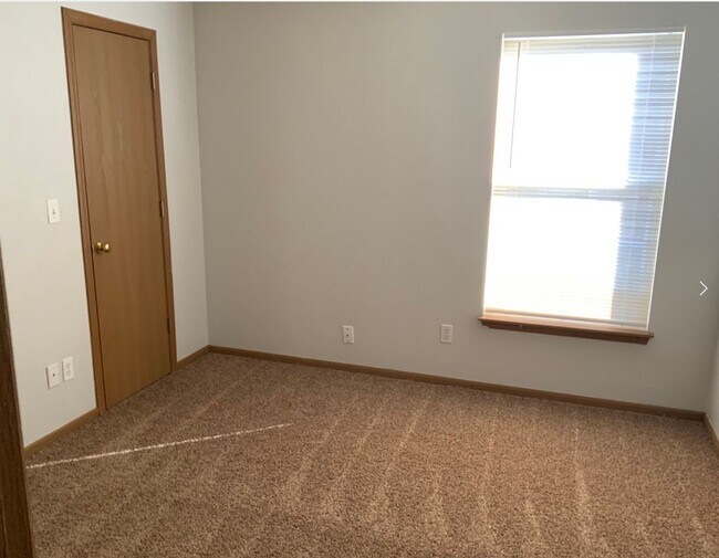 Building Photo - 835-835 Northstar Ct