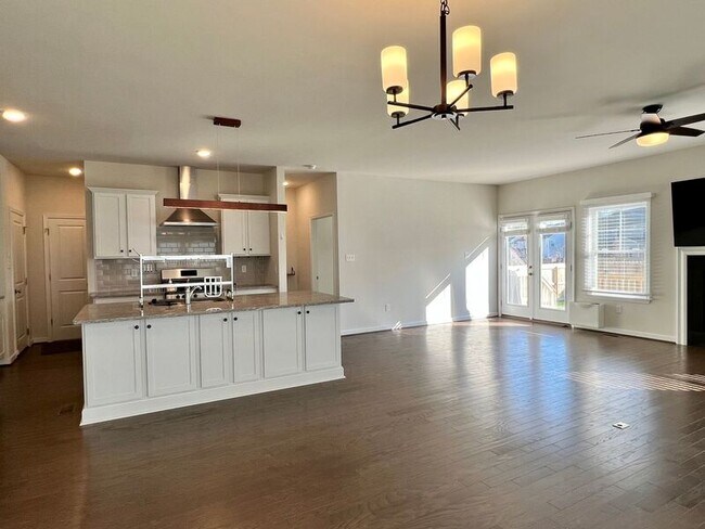 Building Photo - 8180 Lyman Ct