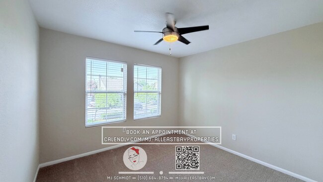 Building Photo - Beautiful 3 bedroom home nestled in cozy Brentwood neighborhood!