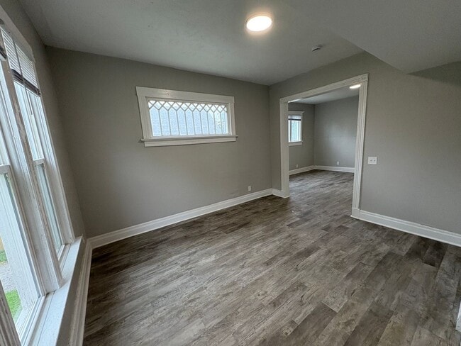 Building Photo - Beautiful 4 Bedroom  House