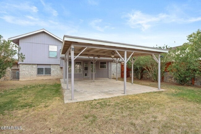 Building Photo - 12072 Autumn Gate Dr