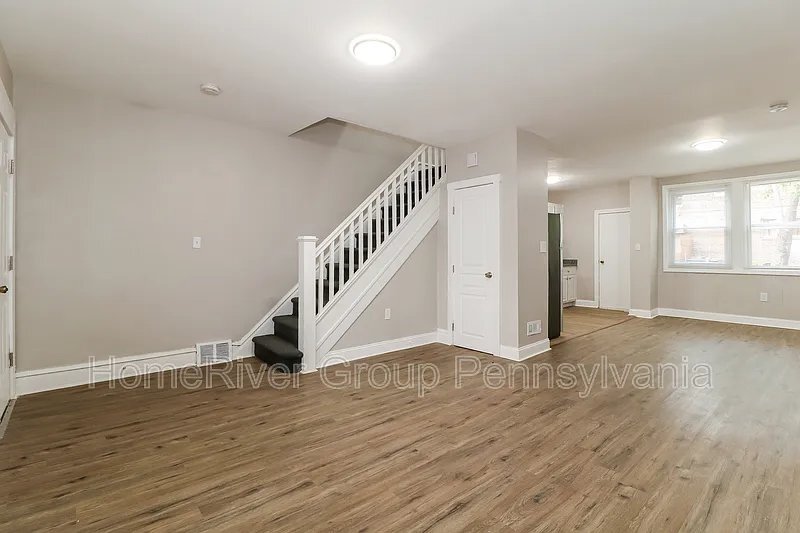 Building Photo - 2547 S Robinson St