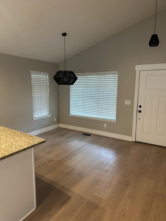 Building Photo - 5778 Ballerina Way