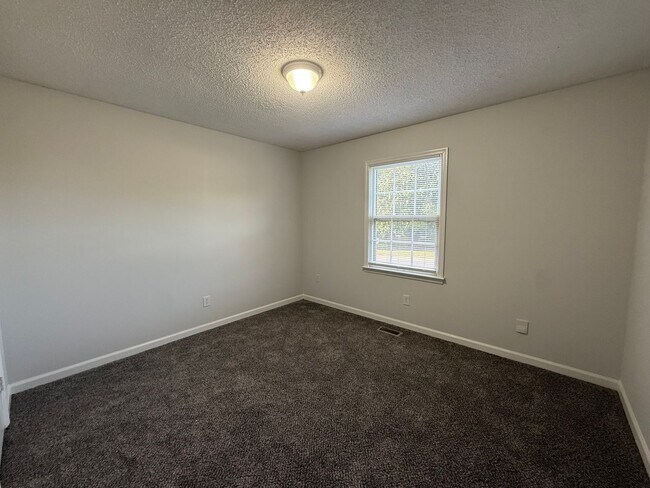 Building Photo - Beautifully Updated 3-Bedroom, 2-Bath Home...