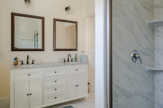 Building Photo - 22 Embassy Rd