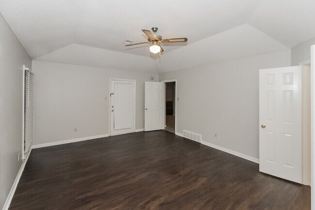 Building Photo - 8367 Stavenger Cove