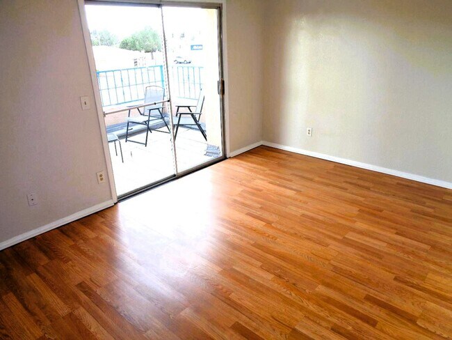 Building Photo - 10405 Ashwood Dr
