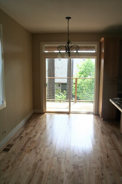 Building Photo - 9398 SW 153rd Ave