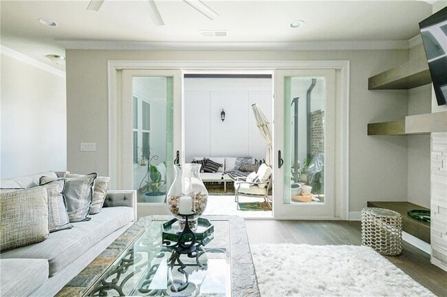 Building Photo - 535 Letchas Ln