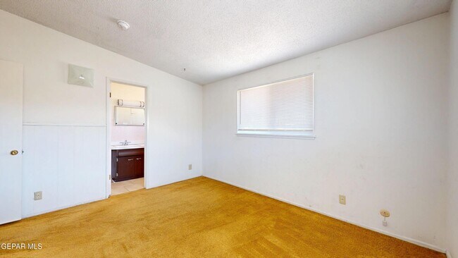 Building Photo - 4553 Skylark Way