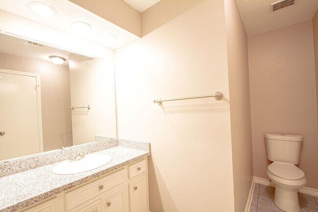 Building Photo - 1011 Hamblen Rd