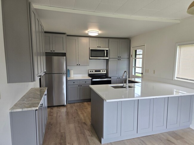 Building Photo - Newly remodeled two bedroom home - Port To...