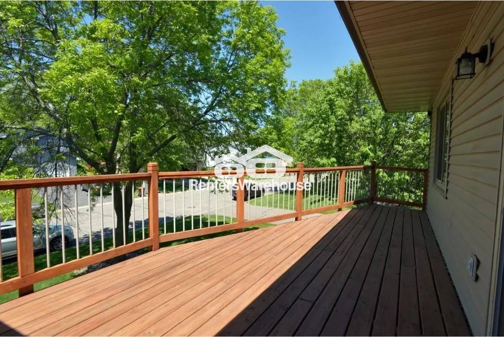 Building Photo - 2323 Amberwood Dr