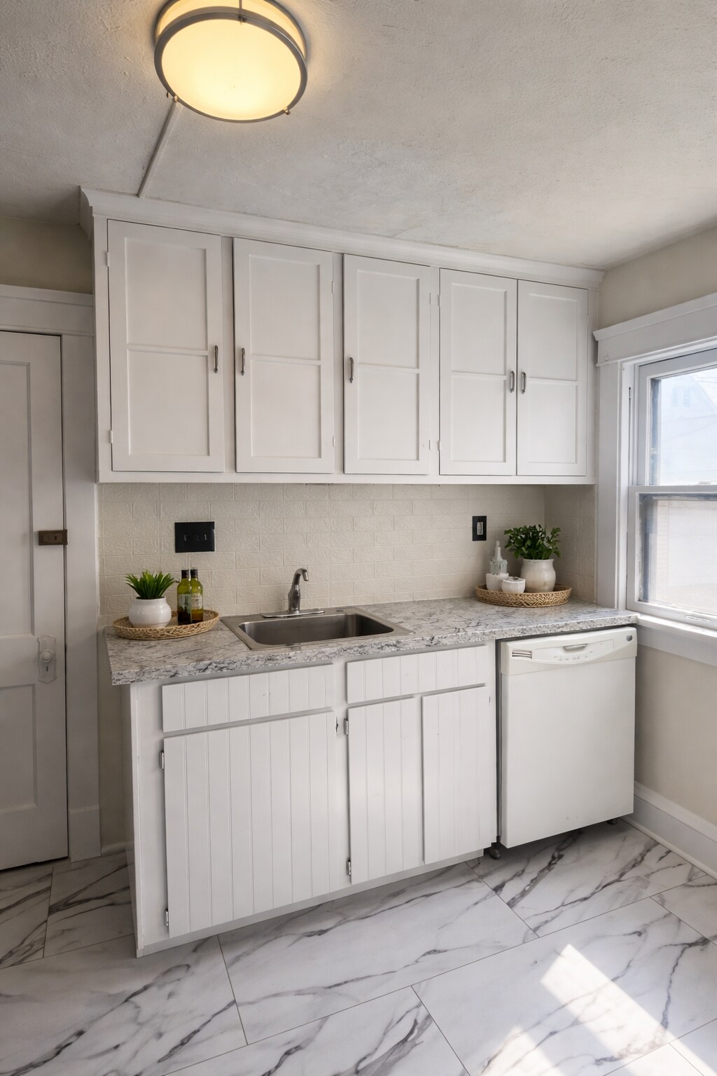 Building Photo - 2041 Elbur Ave