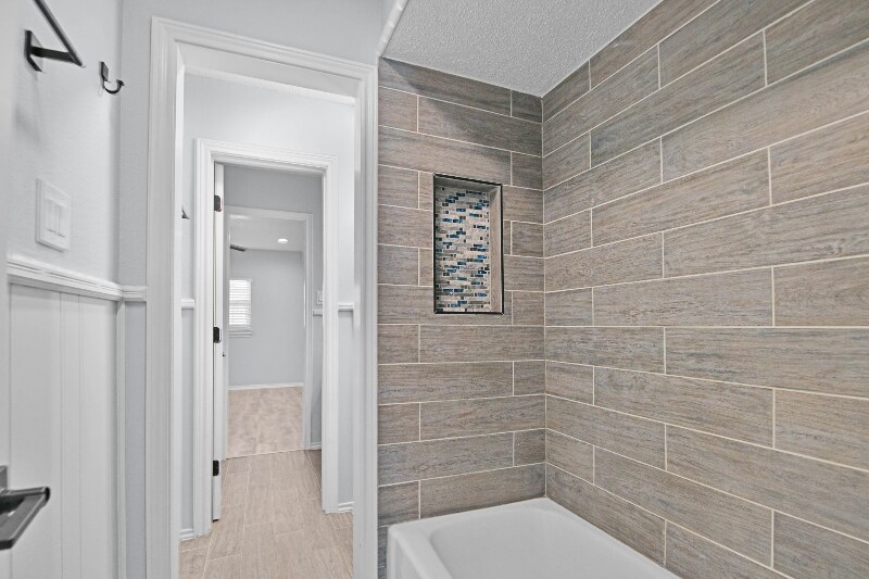 Building Photo - 6907 Avenue W