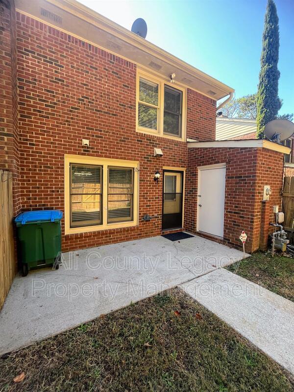 Building Photo - 6123 Queen Anne Ct