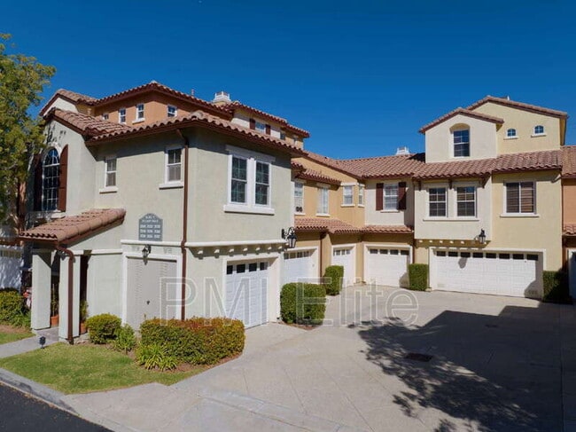 Building Photo - 28254 Canterbury Ct