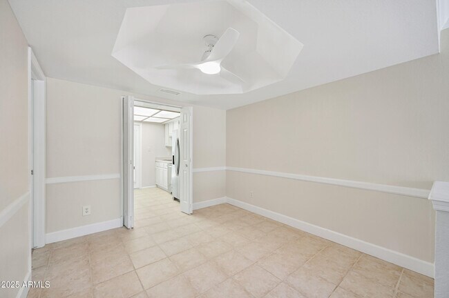 Building Photo - 805 E Townley Ave