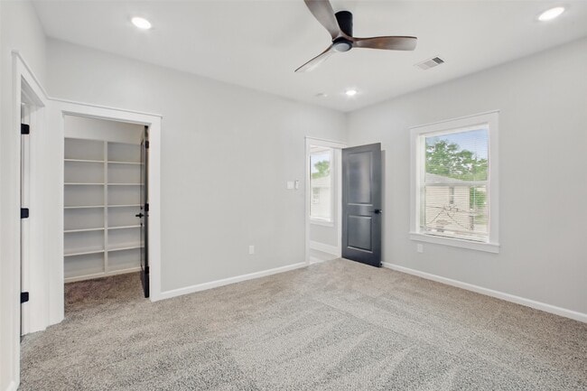 Building Photo - 4719 Mallow St