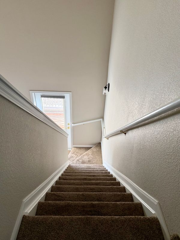 Building Photo - 6013 Castlegate Dr W