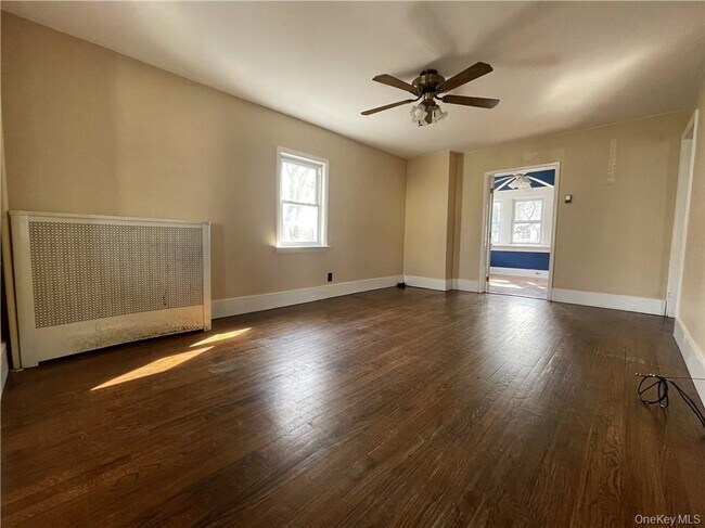 Building Photo - 10 Murray Ave