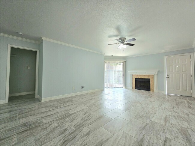 Building Photo - 9700 Leawood Blvd