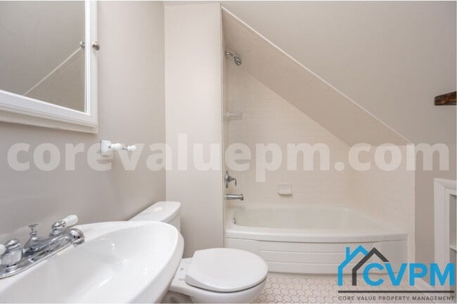 Building Photo - 16 2nd Ave S