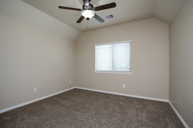 Building Photo - 162 Hearthshire Cir