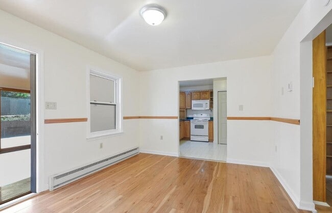 Building Photo - Charming Single Family for Lease