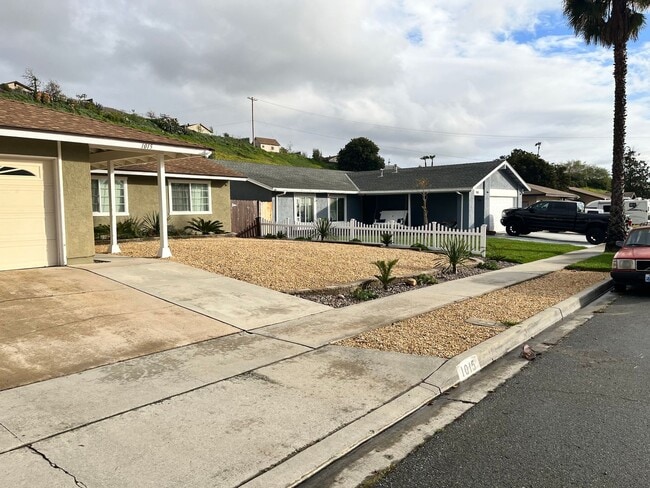 Building Photo - Beautiful 3-Bedroom, 2-Bath Home in Encant...