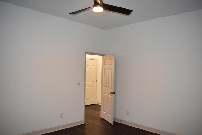 Building Photo - "Spacious Urban Living: Charming 2-Bedroom Retreat in St. Louis City - 1287 Sq Ft of Comfort!"  C...