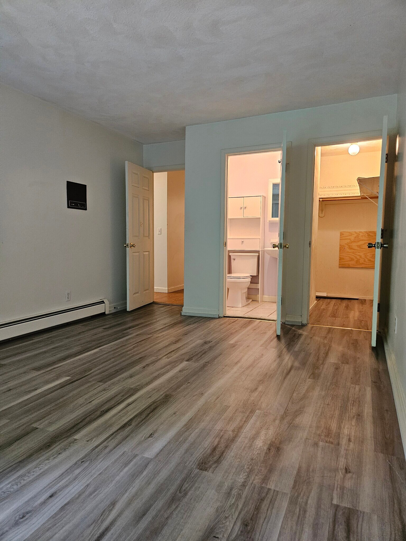 Building Photo - 310 Brook Village Rd