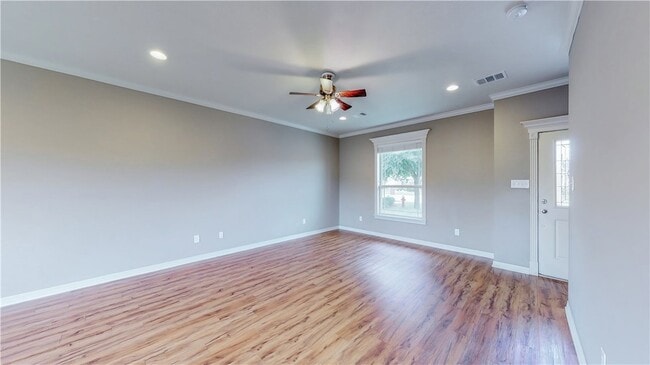 Building Photo - 2700 Horse Haven Ln