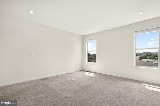 Building Photo - 20957 Bluebird Sq